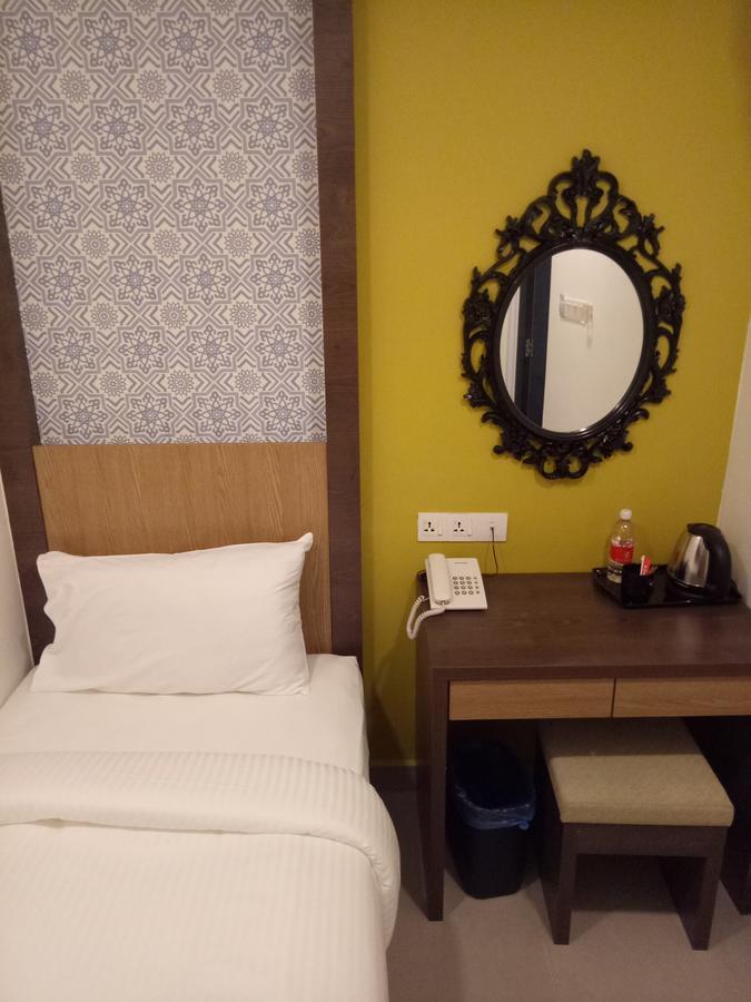 Hotel Check-In Kuala Lumpur Exteriör bild